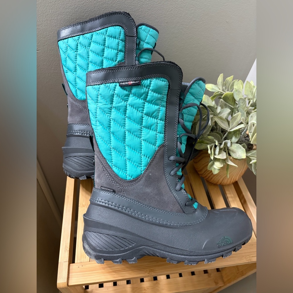 The North Face Women's Quilted Winter Boots - Turquoise and Charcoal